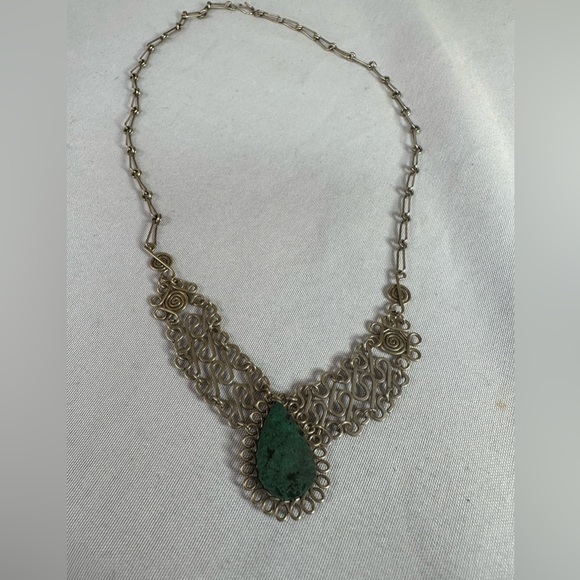 Vintage Peruvian Chrysocolla stone necklace with wire design - Picture 3 of 5
